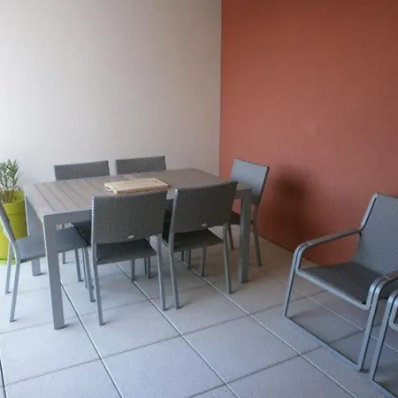 Apartment Le Lavandou, 2 Pieces, 4 Personnes - Fr-1-251-483 Le Lavandou